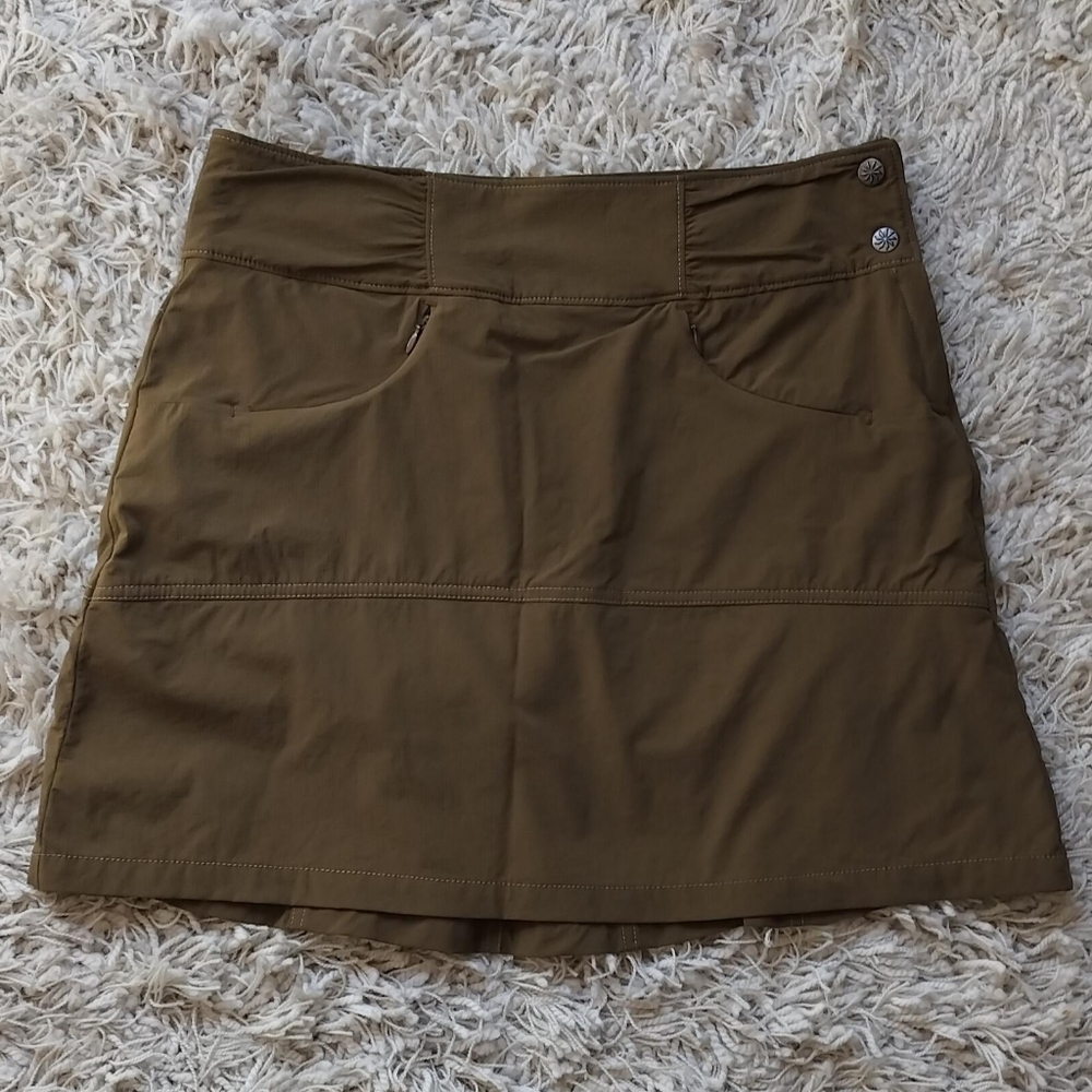 HTF 🌿 Athleta Hit the Trail skort in Earth Green, like new, zippered pockets, 4 - Picture 3 of 7